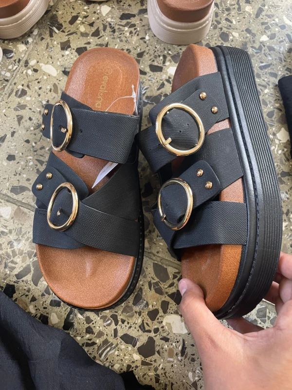 Sandalias altas negras's foto | 🛍️D’coDum & Luminarias🛍️ |  BizneCubano